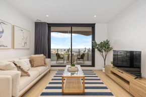 Sea View 2BR w Best Rooftop Pool in Melb!